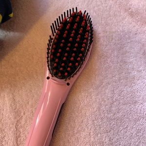 Brush straightener